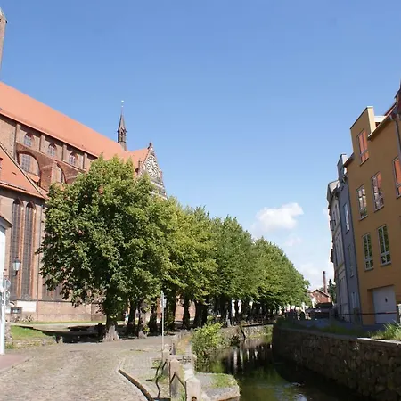 Thiess Mit Terrasse & Parkplatz - Abc402 By Abcwismar