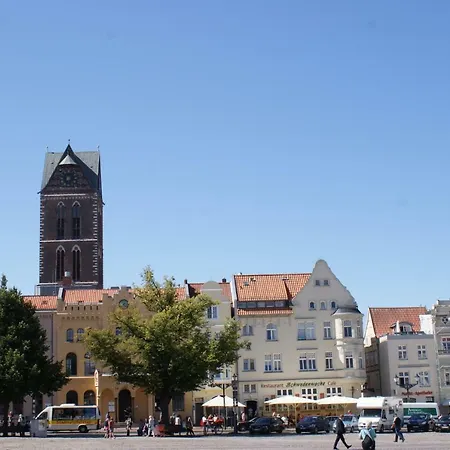 Thiess Mit Terrasse & Parkplatz - Abc402 By Abcwismar *